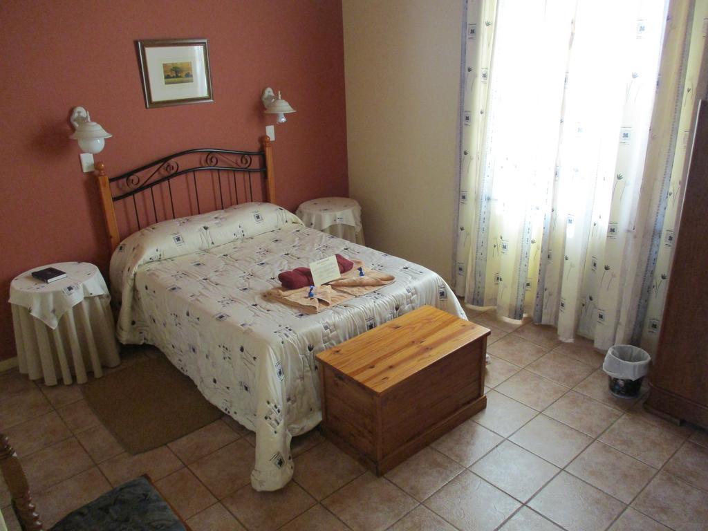 Van Rhyn Guest House Vanrhynsdorp Esterno foto