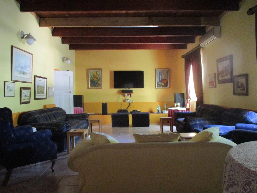 Van Rhyn Guest House Vanrhynsdorp Esterno foto